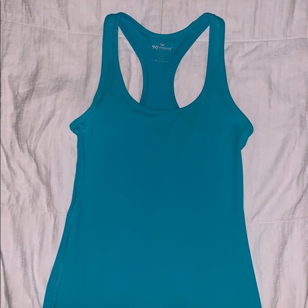 Workout top from 90 degree